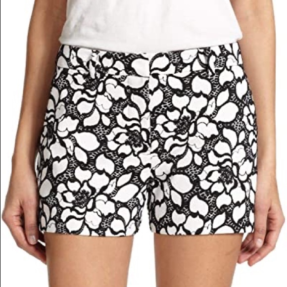 DVF Napoli Short - Picture 5 of 5